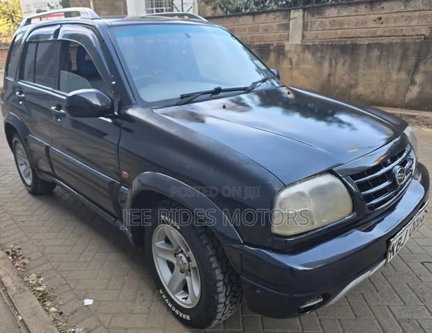 Suzuki Escudo 2002 Black