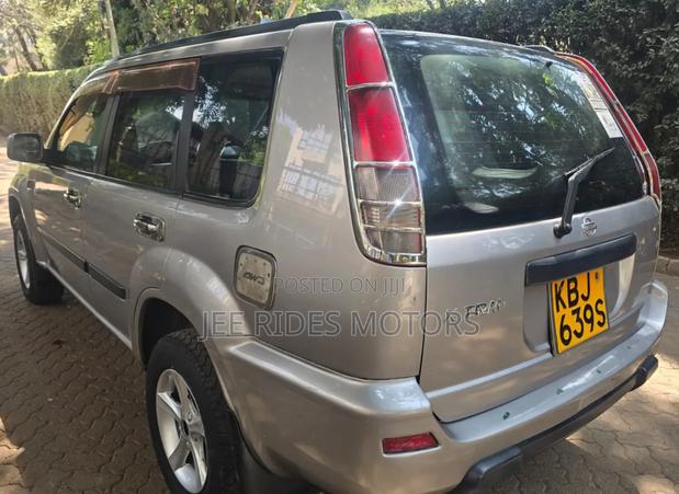 Nissan X-Trail 2002 Gray