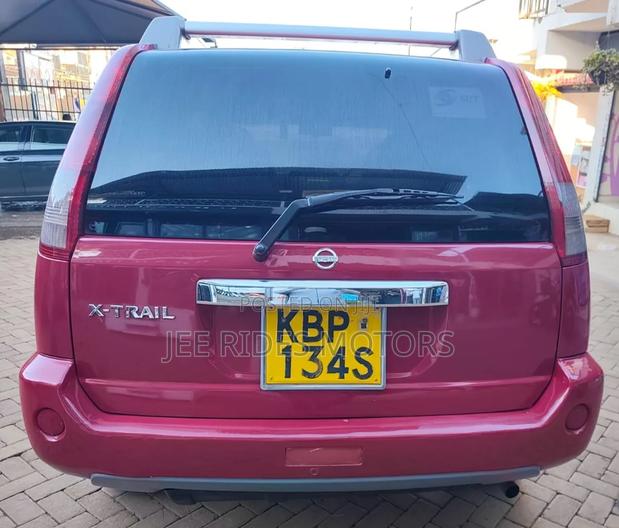Nissan X-Trail 2004 Red