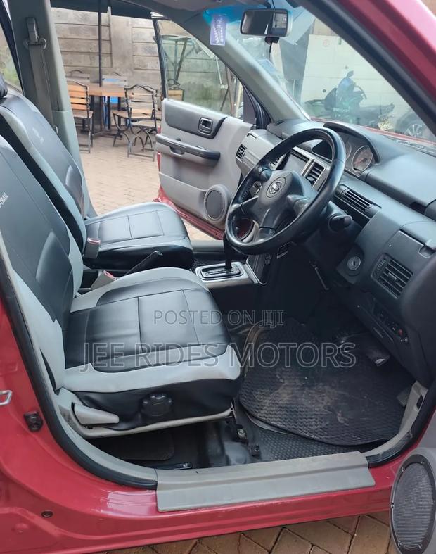Nissan X-Trail 2004 Red