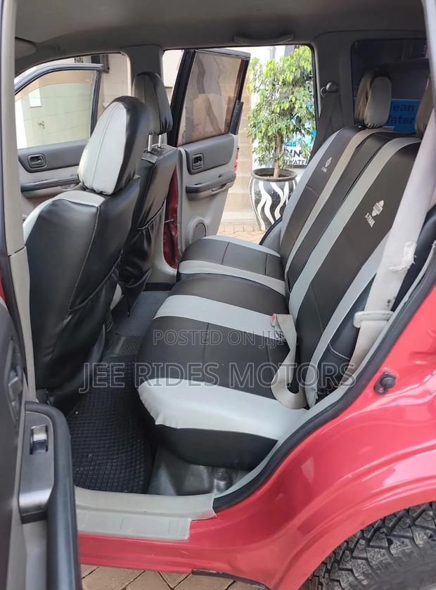 Nissan X-Trail 2004 Red
