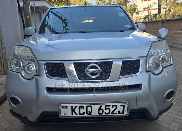 Nissan X-Trail 2010 Silver