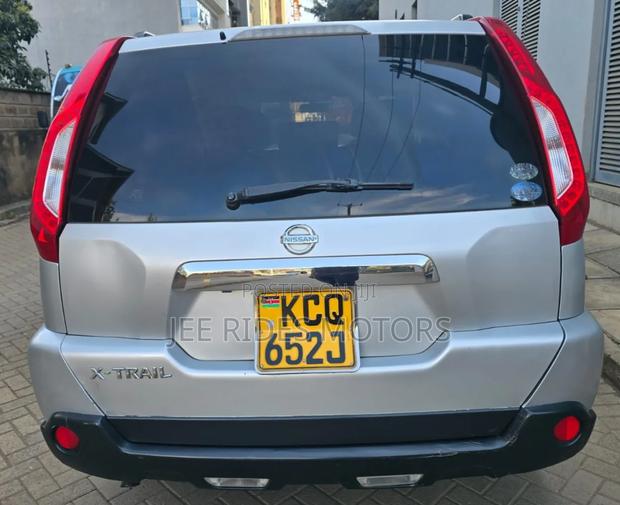 Nissan X-Trail 2010 Silver