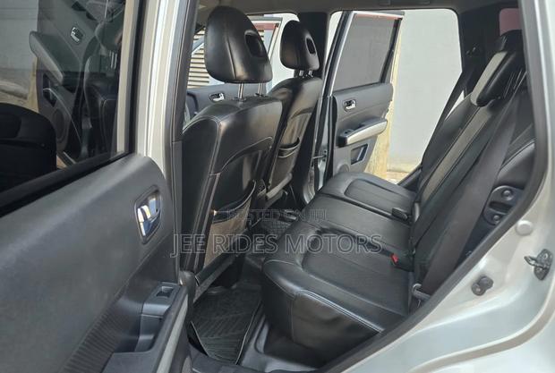 Nissan X-Trail 2010 Silver