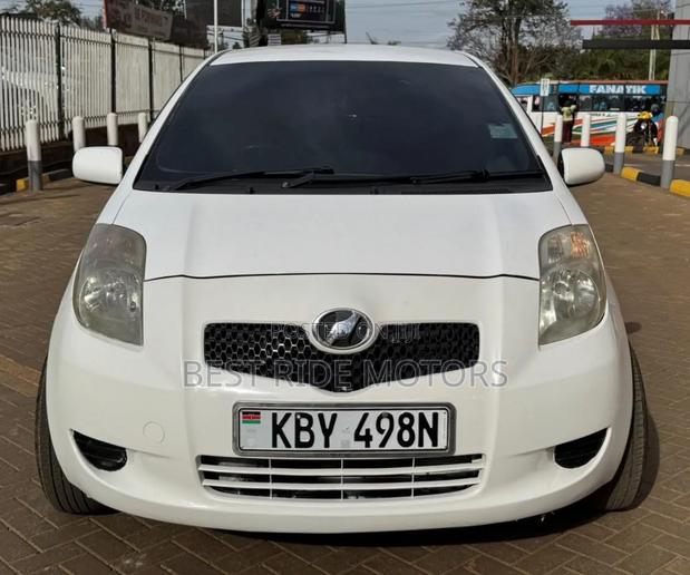 Toyota Vitz 2007 White