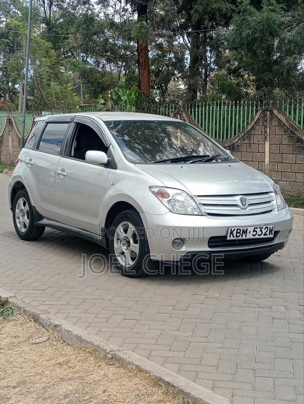 Toyota IST 2003 Silver