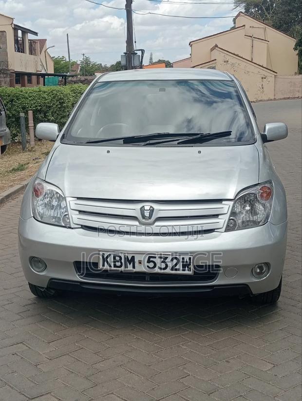 Toyota IST 2003 Silver