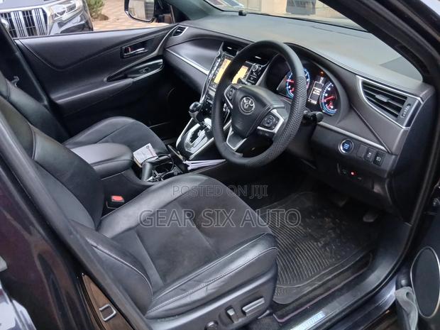 Toyota Harrier 2.0 2016 Black