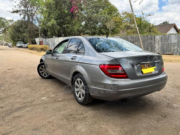 Mercedes-Benz C180 2012 Gray