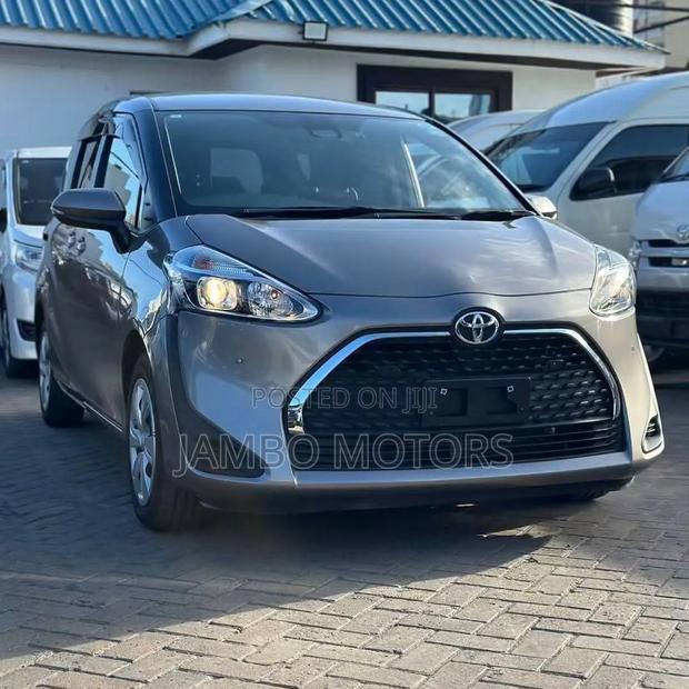 Toyota Sienta 1.5 FWD 2021 Gray