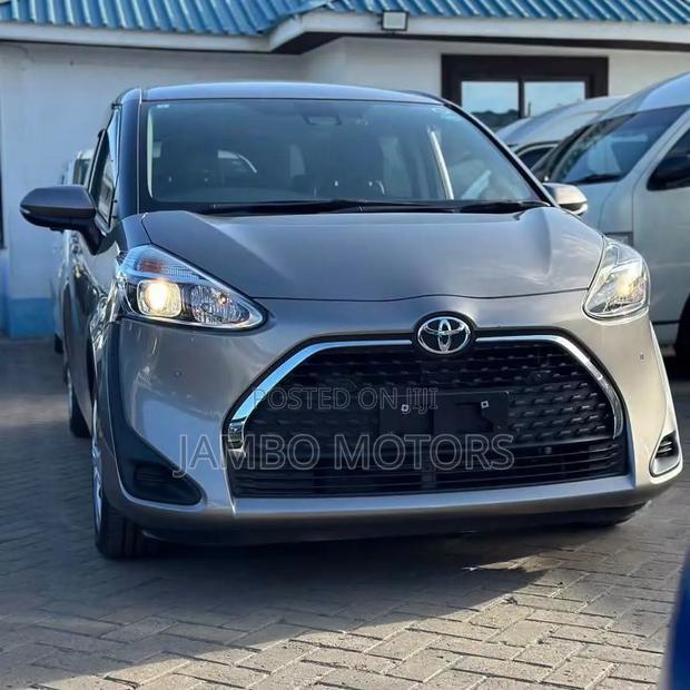 Toyota Sienta 1.5 FWD 2021 Gray