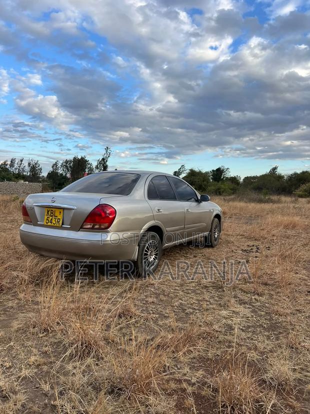 Nissan Bluebird 2005 Gray