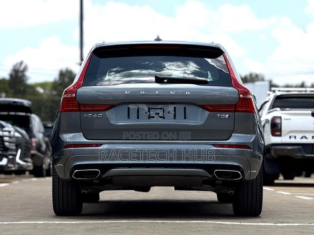 Volvo XC60 T5 R-Design AWD 2018 Gray