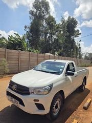Toyota Hilux 2023 White for sale