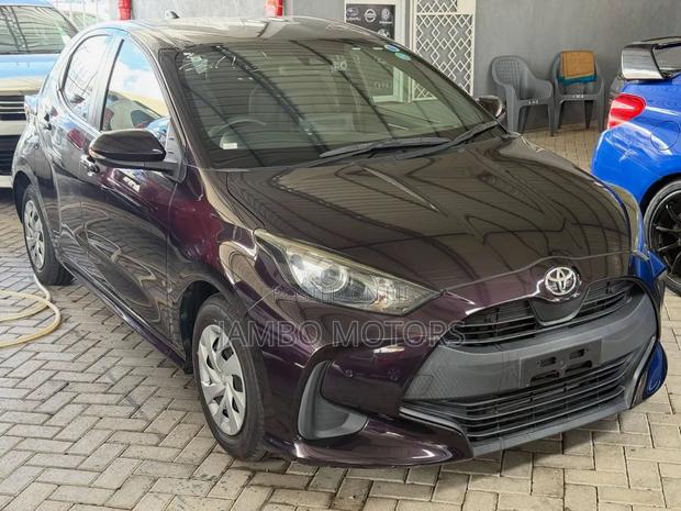 Toyota Yaris 2021 Brown