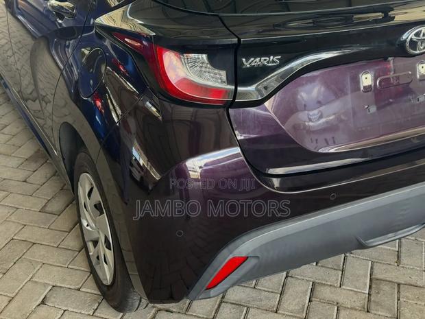 Toyota Yaris 2021 Brown