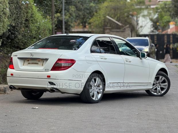 Mercedes-Benz C300 2011 White