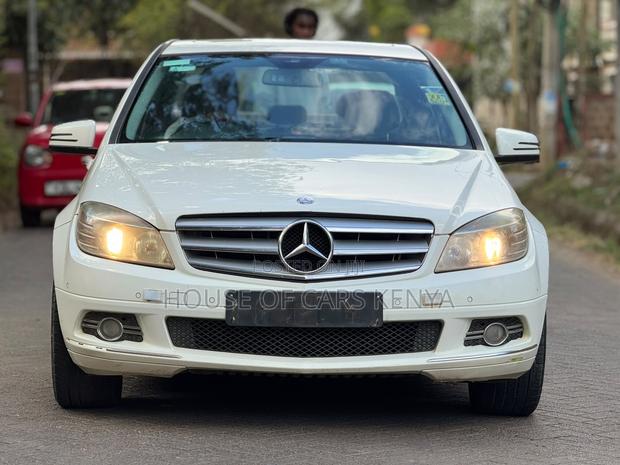 Mercedes-Benz C300 2011 White
