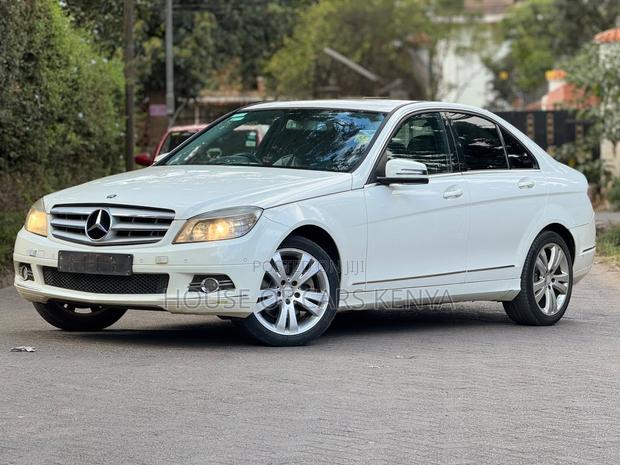 Mercedes-Benz C300 2011 White