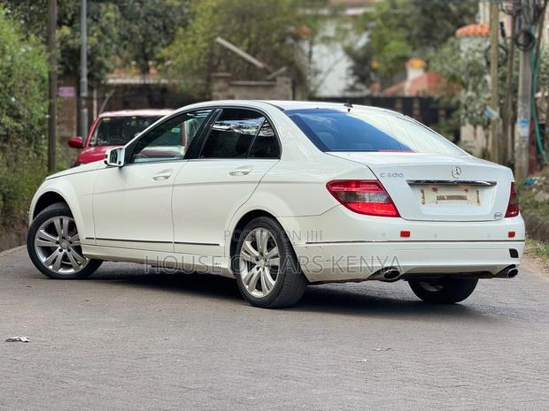 Mercedes-Benz C300 2011 White