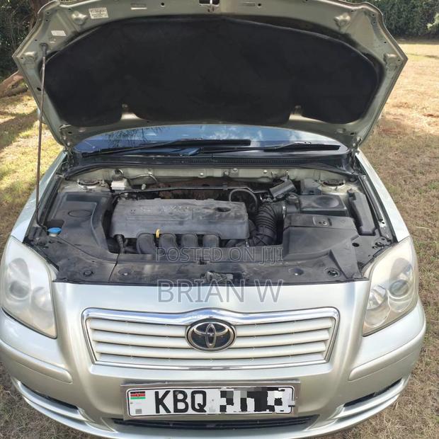 Toyota Avensis 2008 Gold