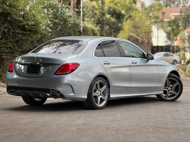 Mercedes-Benz C200 2016 Blue
