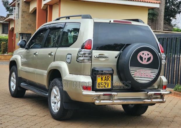 Toyota Land Cruiser Prado 2.7 5dr 2003 Gold