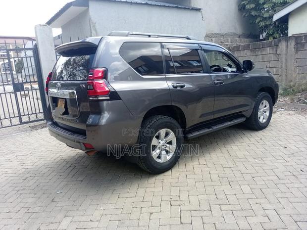 Toyota Land Cruiser Prado 2.8 2018 Gray