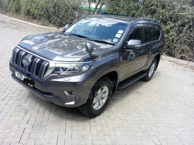 Toyota Land Cruiser Prado 2.8 2018 Gray