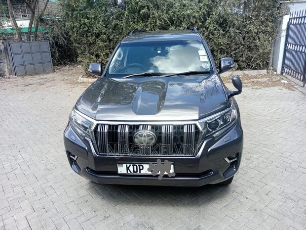 Toyota Land Cruiser Prado 2.8 2018 Gray