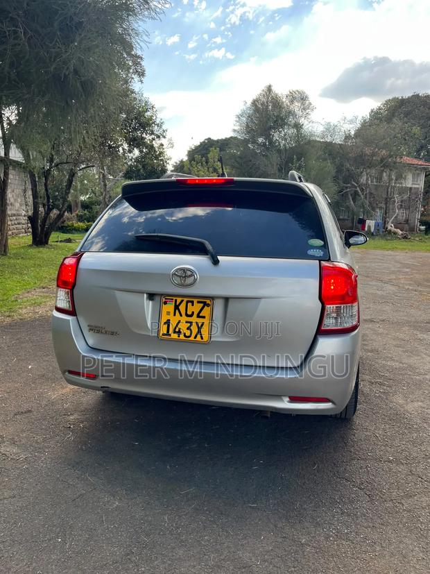Toyota Corolla Fielder 2013 Silver
