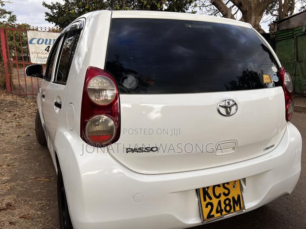 Toyota Passo 1.0 FWD 2011 White