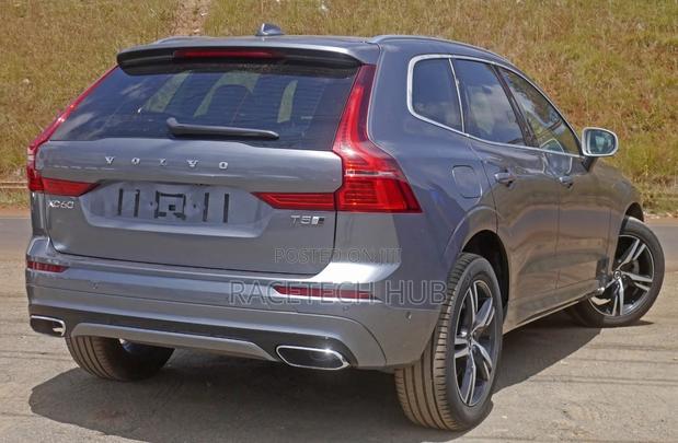 Volvo XC60 T5 R-Design AWD 2018 Gray