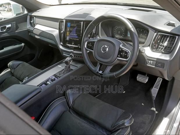 Volvo XC60 T5 R-Design AWD 2018 Gray