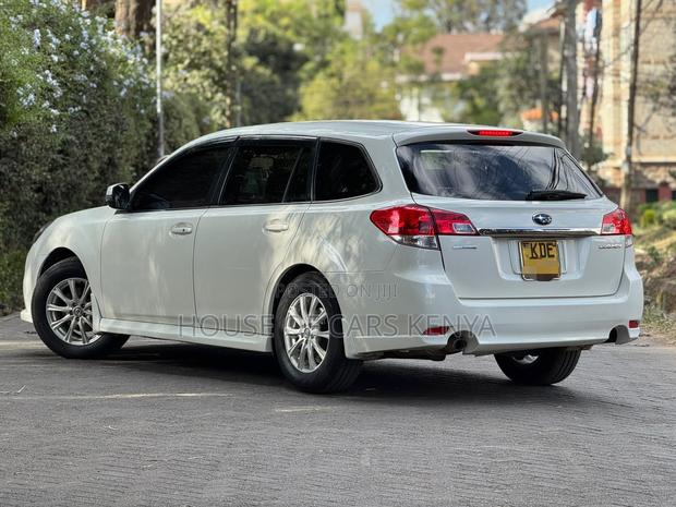 Subaru Legacy 2014 White