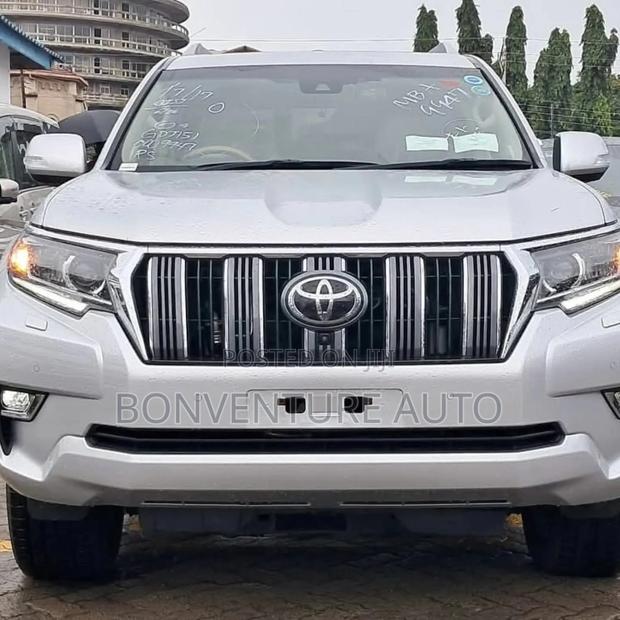 Toyota Land Cruiser Prado 2.8 2018 Silver