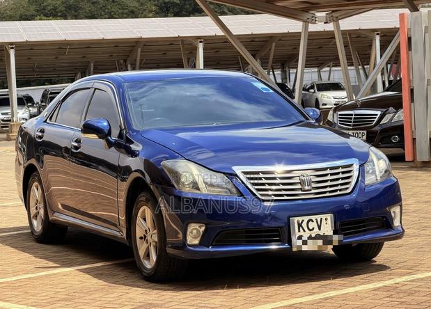 Toyota Crown 2012 Blue
