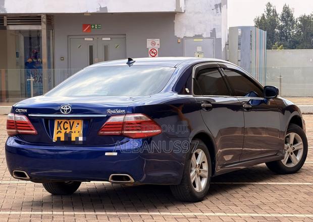 Toyota Crown 2012 Blue