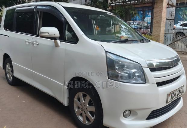 Toyota Noah 2009 White