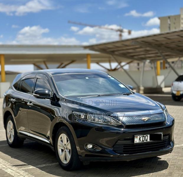 Toyota Harrier 2.0 2017 Black