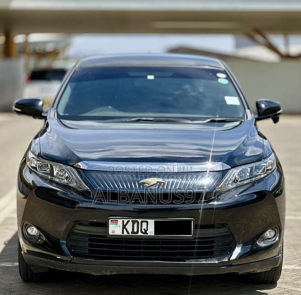 Toyota Harrier 2.0 2017 Black