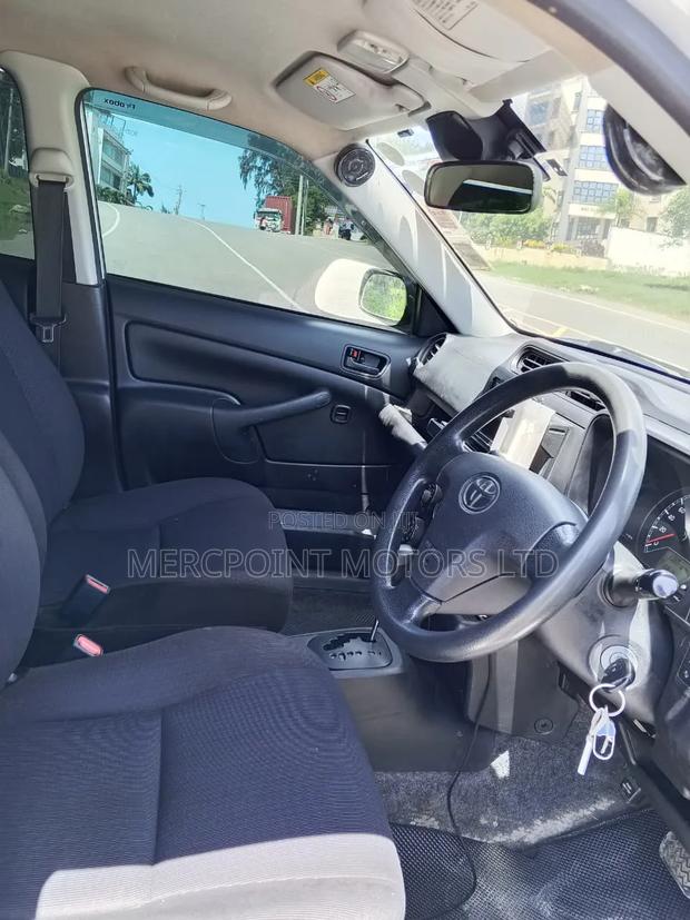 Toyota Raize 2020 Silver