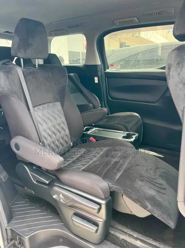 Toyota Alphard 2.5 Hybrid AWD 2019 Pearl