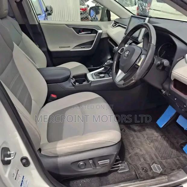 Toyota RAV4 2020 Pearl