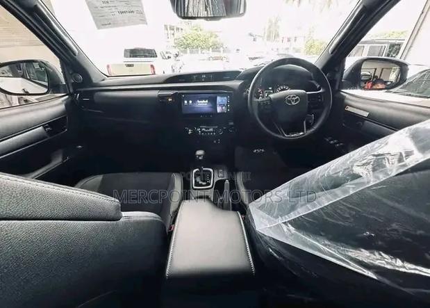 Toyota Hilux 2.8 Diesel 2020 White
