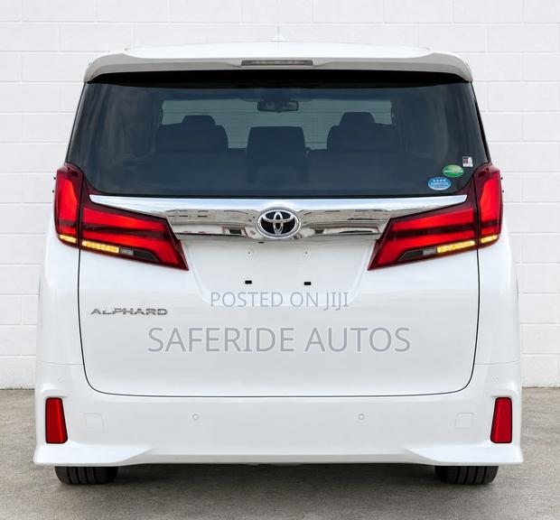 Toyota Alphard 2.5 Petrol FWD 2019 White