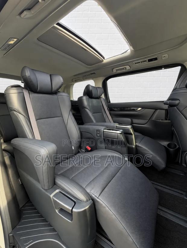 Toyota Alphard 2.5 Petrol FWD 2019 White