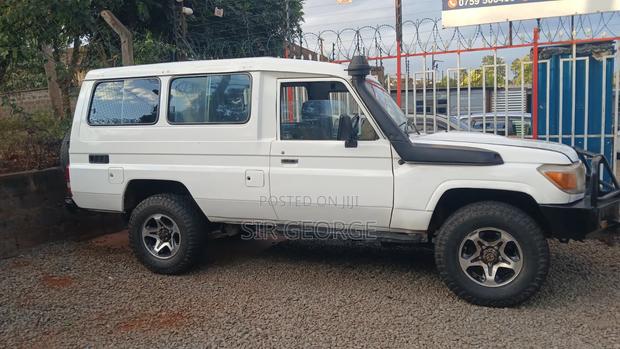 Toyota Land Cruiser 1998 White