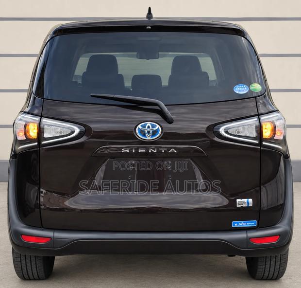 Toyota Sienta 1.5 FWD (6-seater) 2019 Burgundy