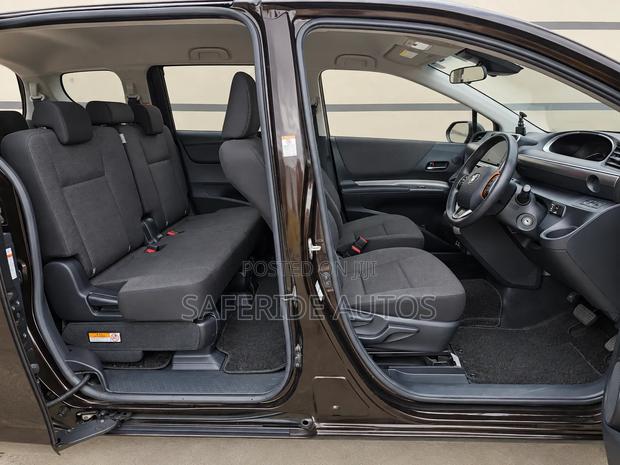 Toyota Sienta 1.5 FWD (6-seater) 2019 Burgundy